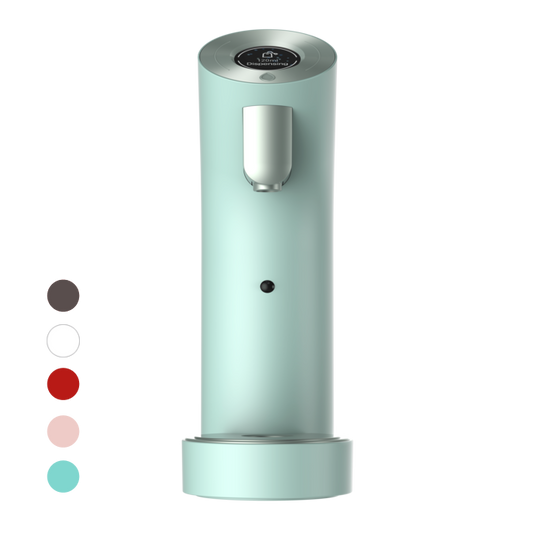 智能觸控冷熱濾水機:薄荷綠機身、金屬出水口與圓形上蓋控制面板