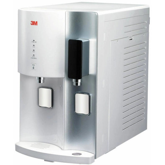 3M桌上型過濾飲水機，前置出水口與按鍵面板