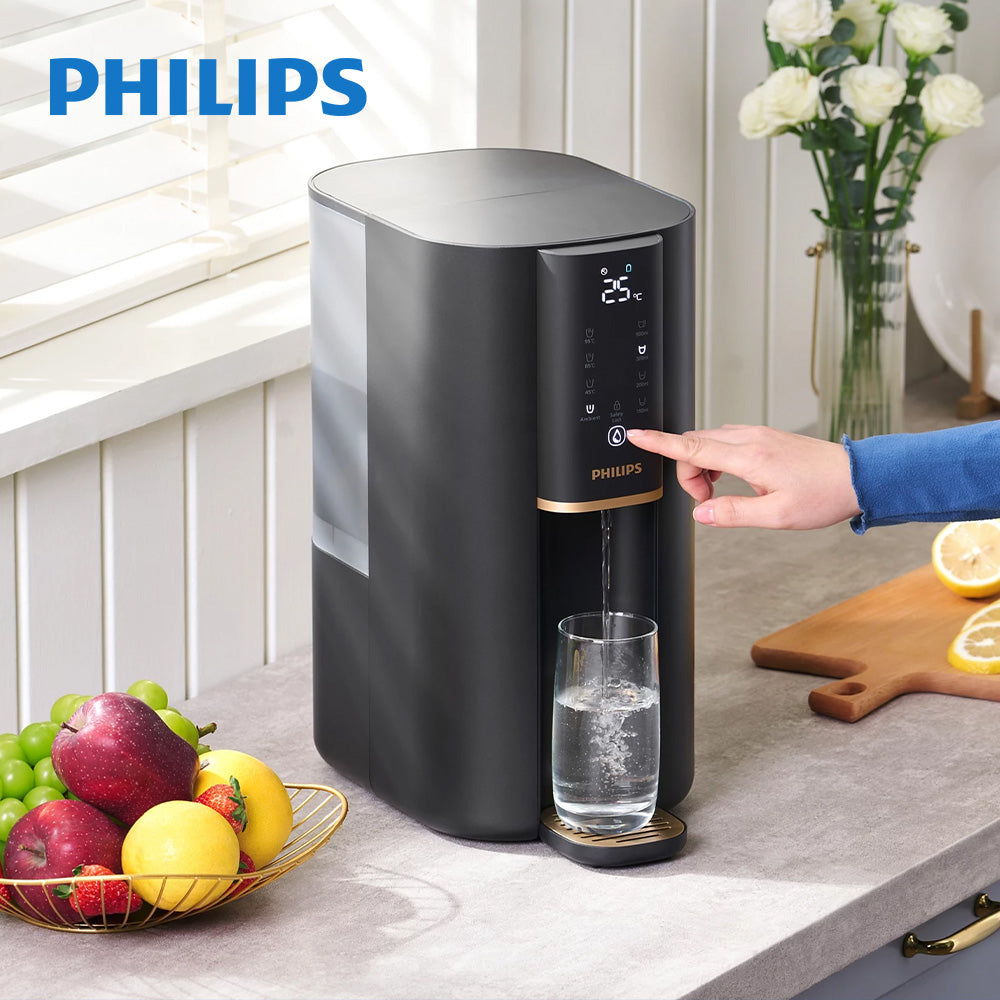 Philips 即熱式純淨飲水機（深色），按鍵面板與杯下出水口