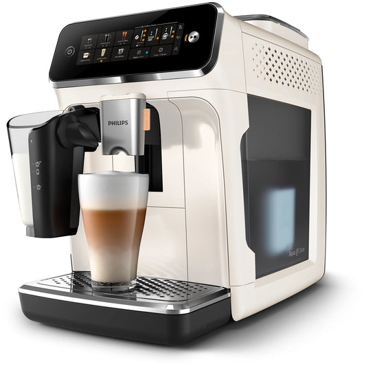 Philips全自動意式咖啡機側面，出杯口與拿鐵杯